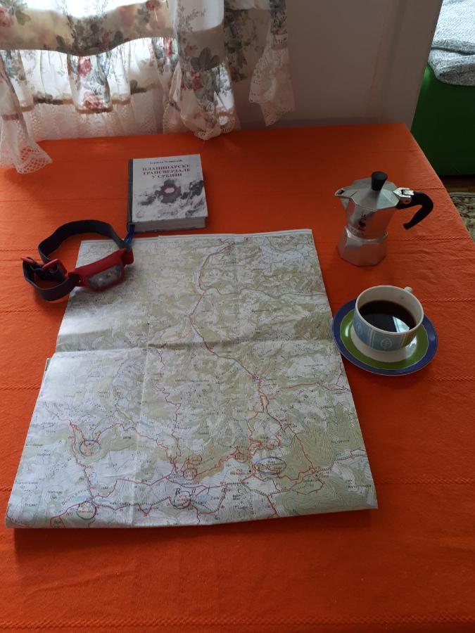 Apartamento Cozy Hikers Flat Belgrado Exterior foto