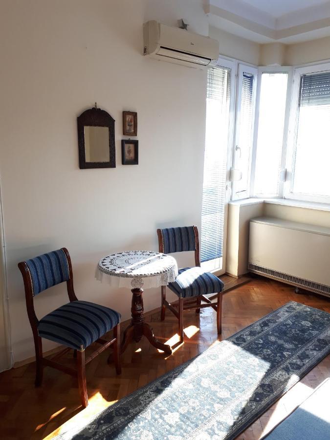 Apartamento Cozy Hikers Flat Belgrado Exterior foto