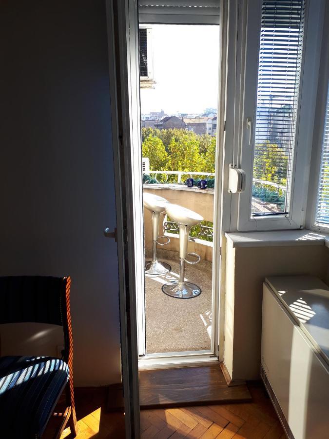 Apartamento Cozy Hikers Flat Belgrado Exterior foto