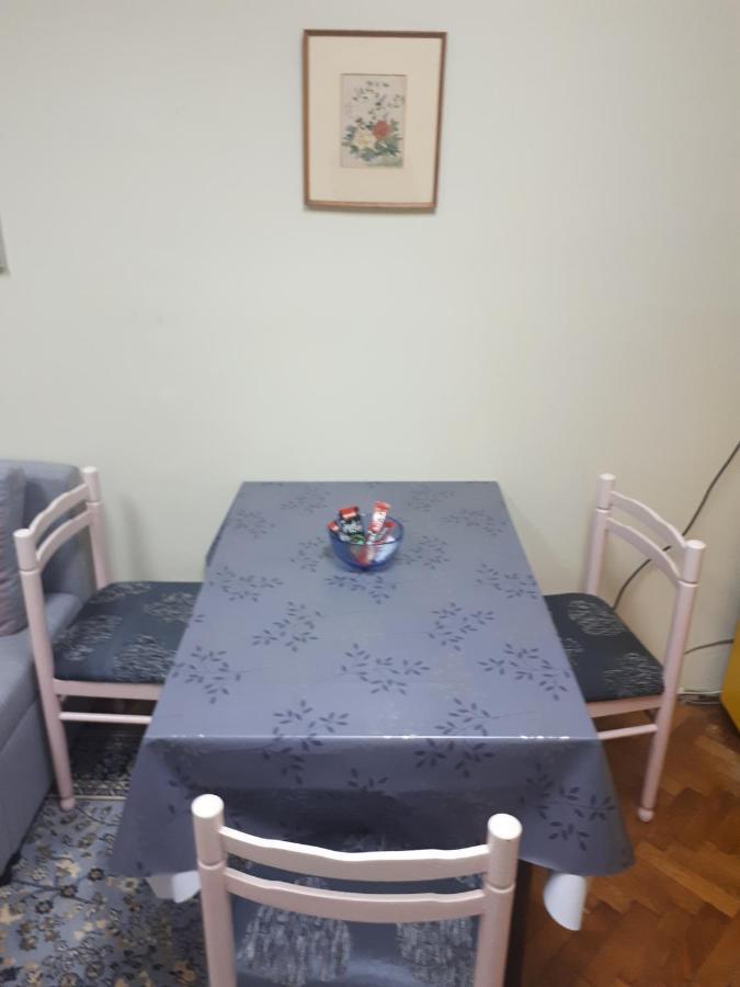 Apartamento Cozy Hikers Flat Belgrado Exterior foto