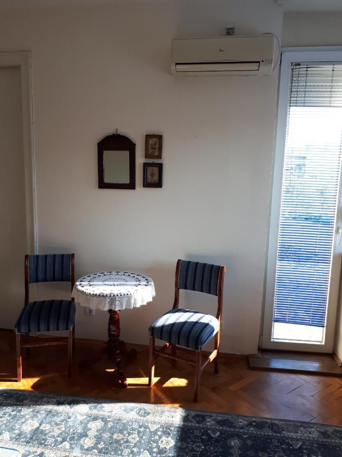 Apartamento Cozy Hikers Flat Belgrado Exterior foto